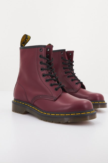 DR. MARTENS CHERRY RED SMOOTH en color BURDEOS  (1)