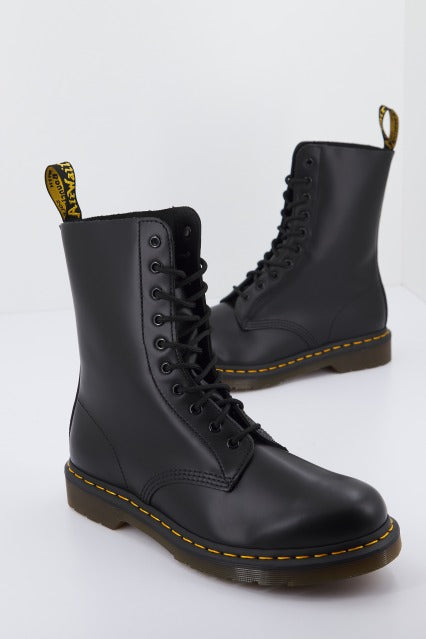 DR. MARTENS   en color NEGRO  (1)