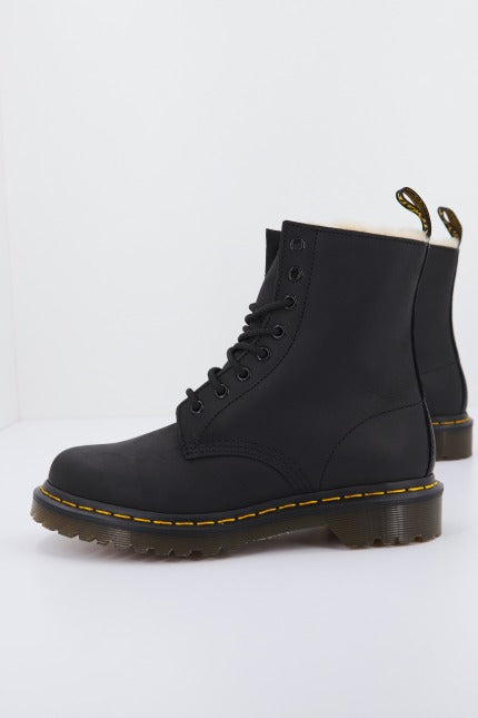 DR. MARTENS SERENA BURNISHED WY en color NEGRO  (2)