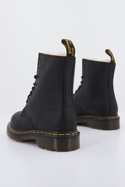 DR. MARTENS SERENA BURNISHED WY en color NEGRO  (3)