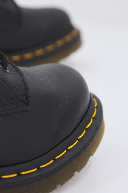 DR. MARTENS VIRGINIA en color NEGRO  (4)