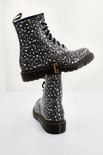 DR. MARTENS GUNMETAL LOUD SMOOT en color ANIMAL PRINT  (2)