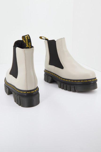 DR. MARTENS AUDRICK CHELSEA LUX en color BEIS  (2)