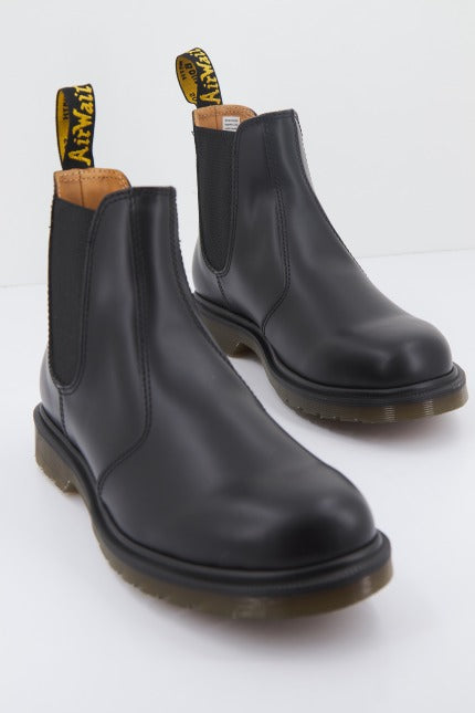 DR. MARTENS DM  en color NEGRO  (2)