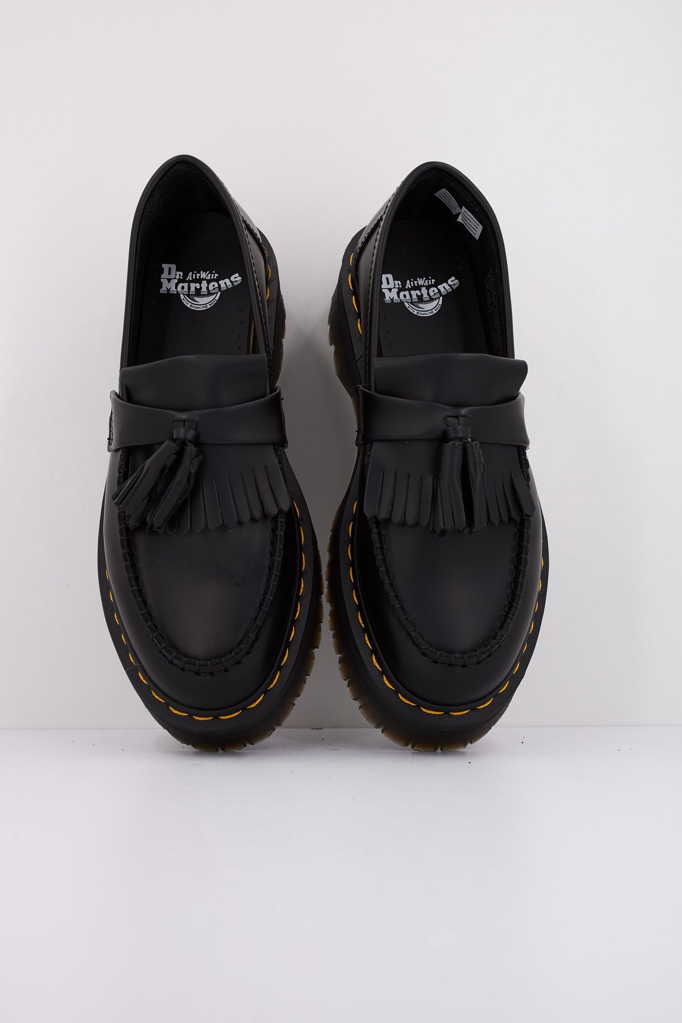 DR. MARTENS ADRIAN QUAD en color NEGRO  (3)