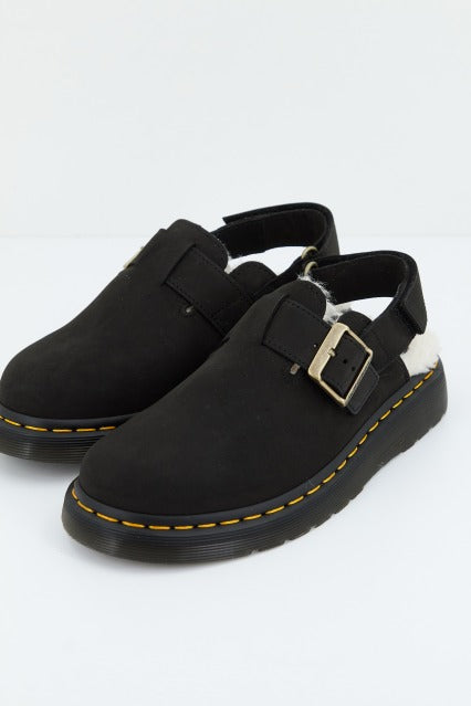 DR. MARTENS  JORGE II en color NEGRO  (1)