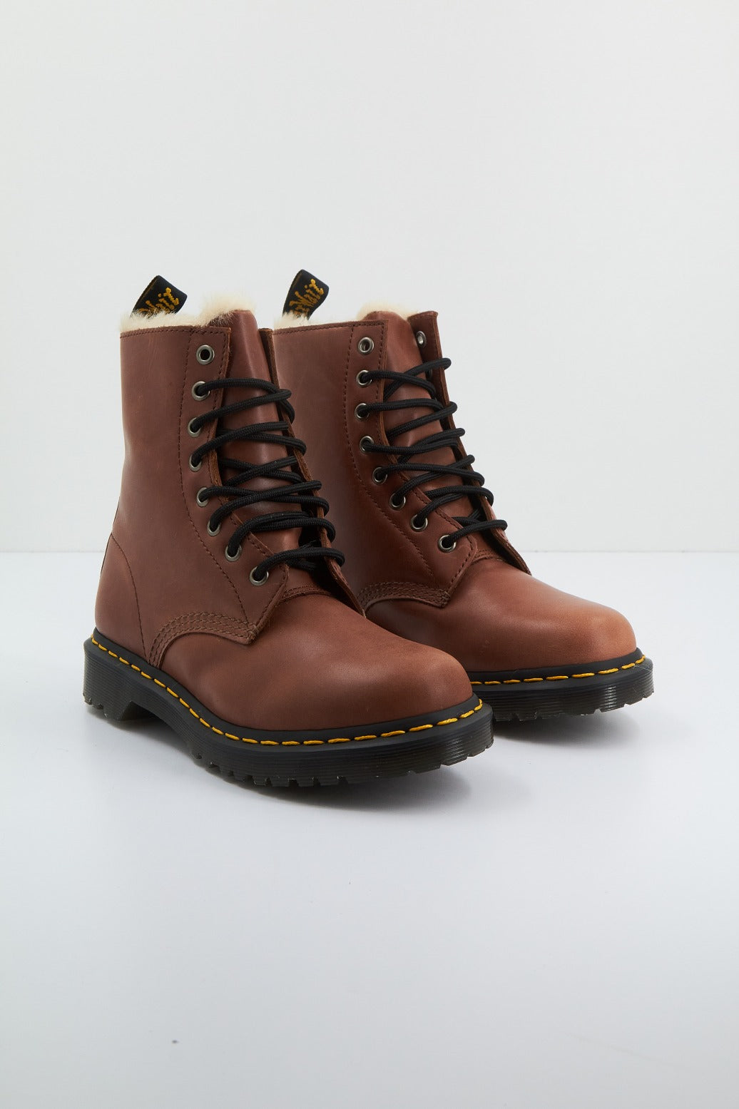 DR. MARTENS  SERENA en color MARRON  (2)