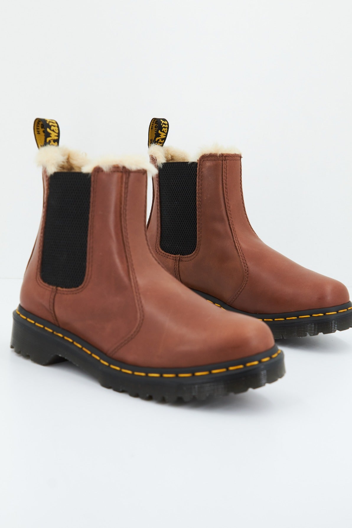 DR. MARTENS LEONORE en color MARRON  (1)