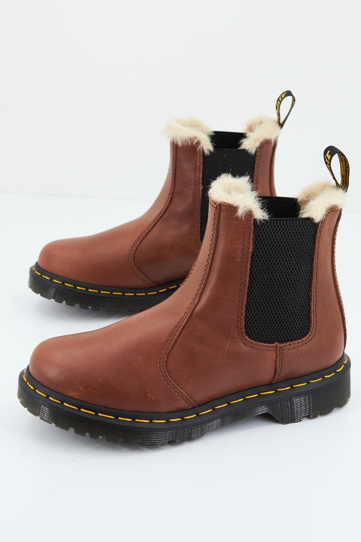 DR. MARTENS LEONORE en color MARRON  (2)