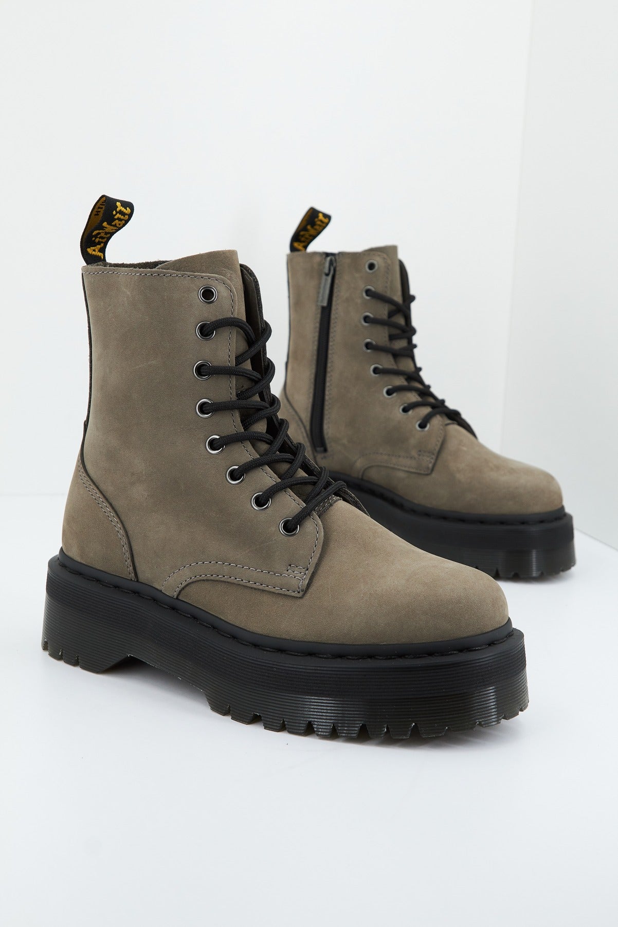 DR. MARTENS JADON en color MARRON  (1)