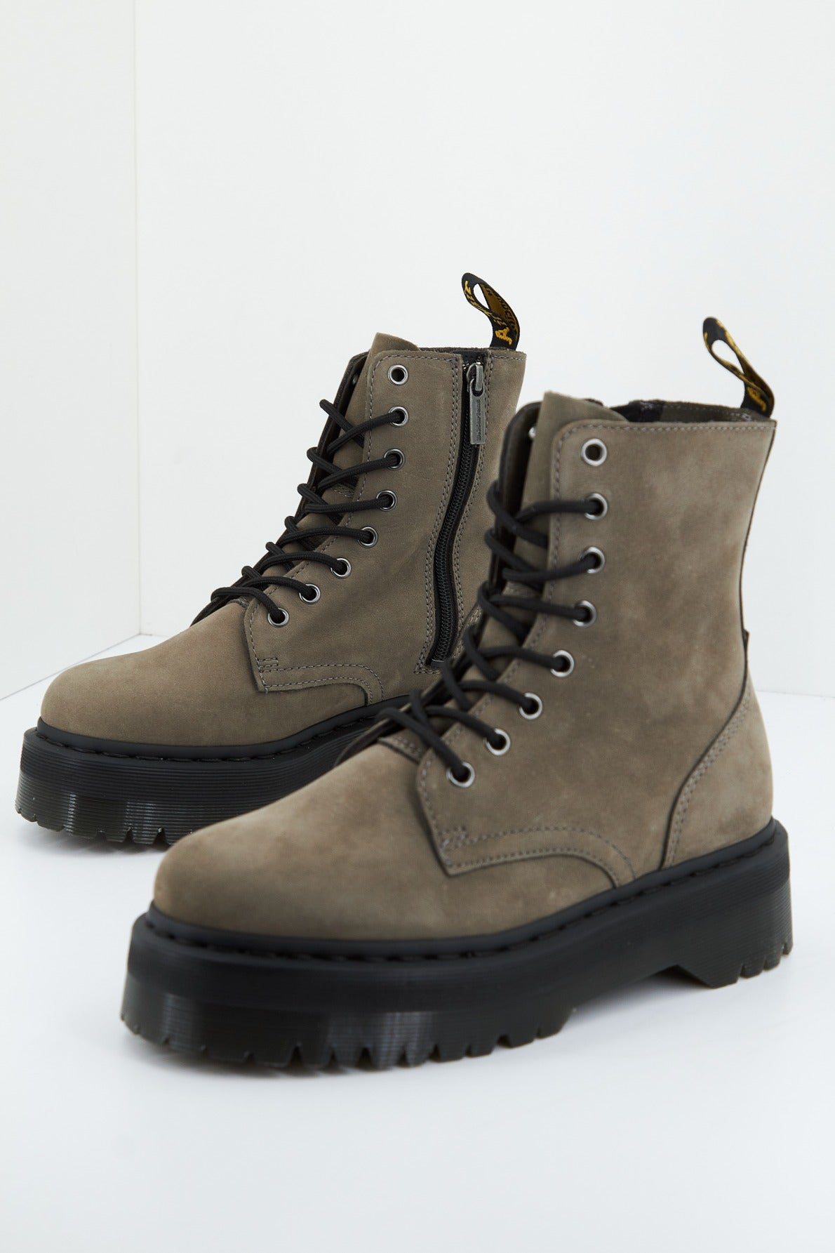 DR. MARTENS JADON en color MARRON  (2)