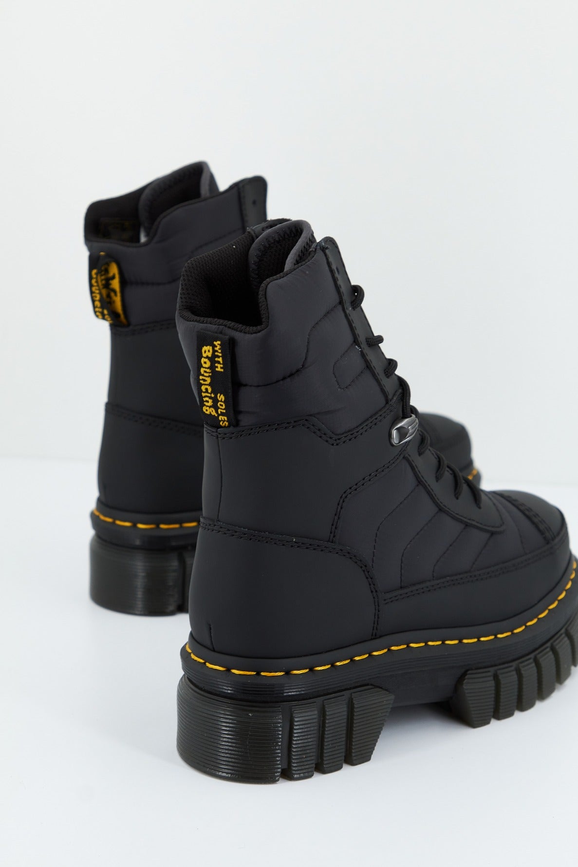 DR. MARTENS AUDRICK I BOOT en color NEGRO  (3)