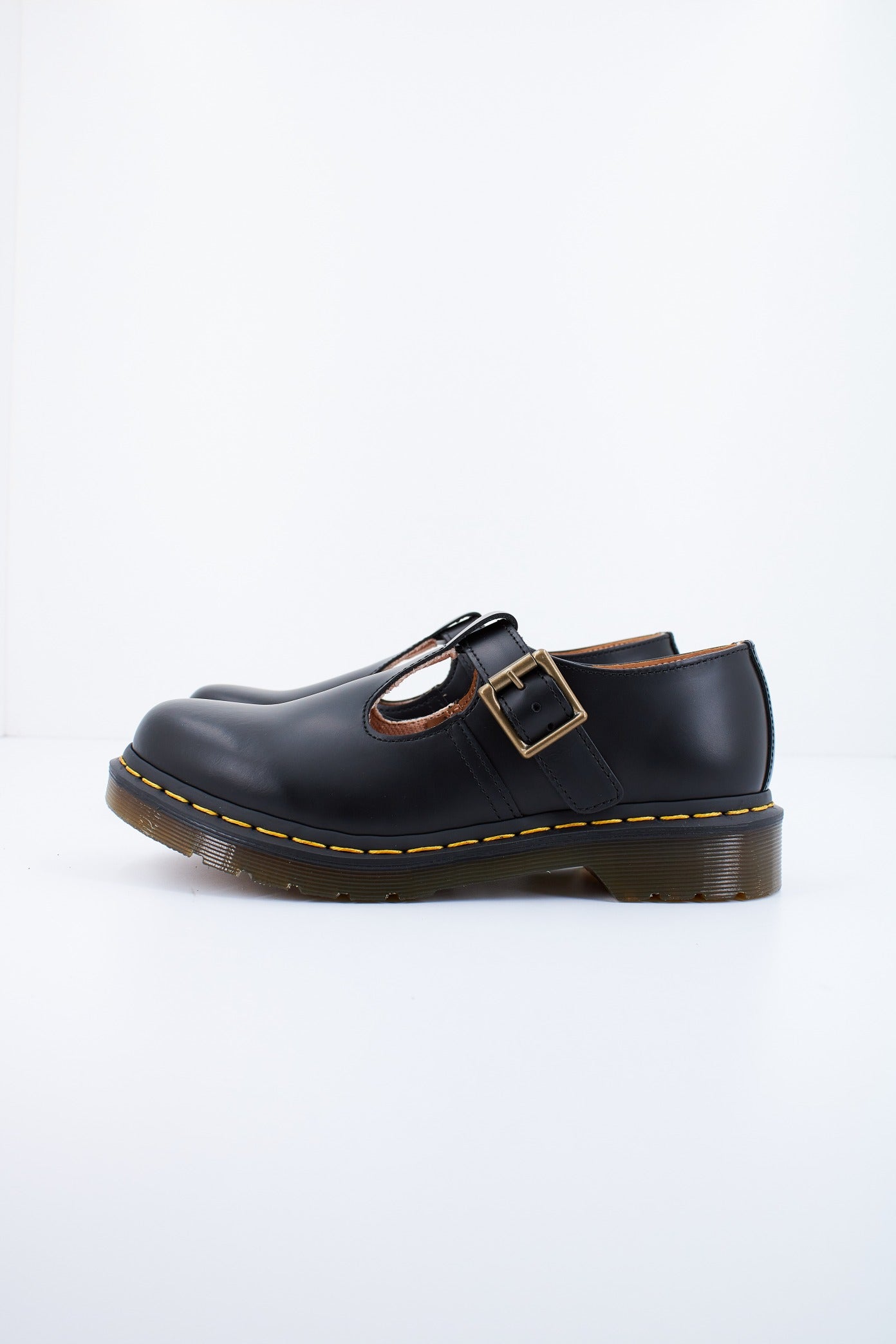 DR. MARTENS POLLEY en color NEGRO  (1)