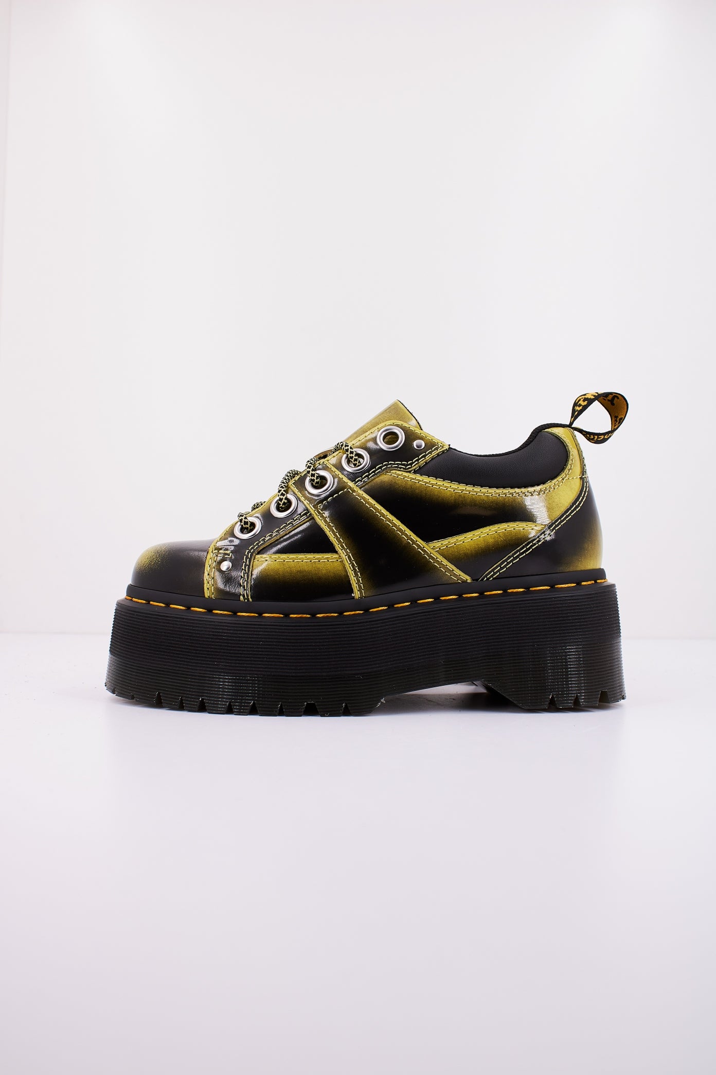 DR. MARTENS QUAD MAX en color VERDE  (1)