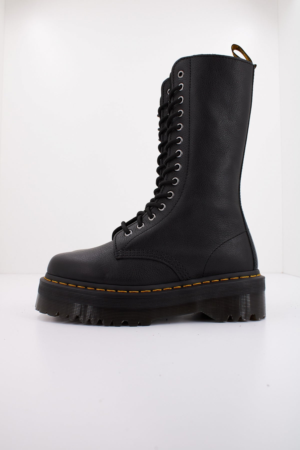 DR. MARTENS QUAD en color NEGRO  (1)