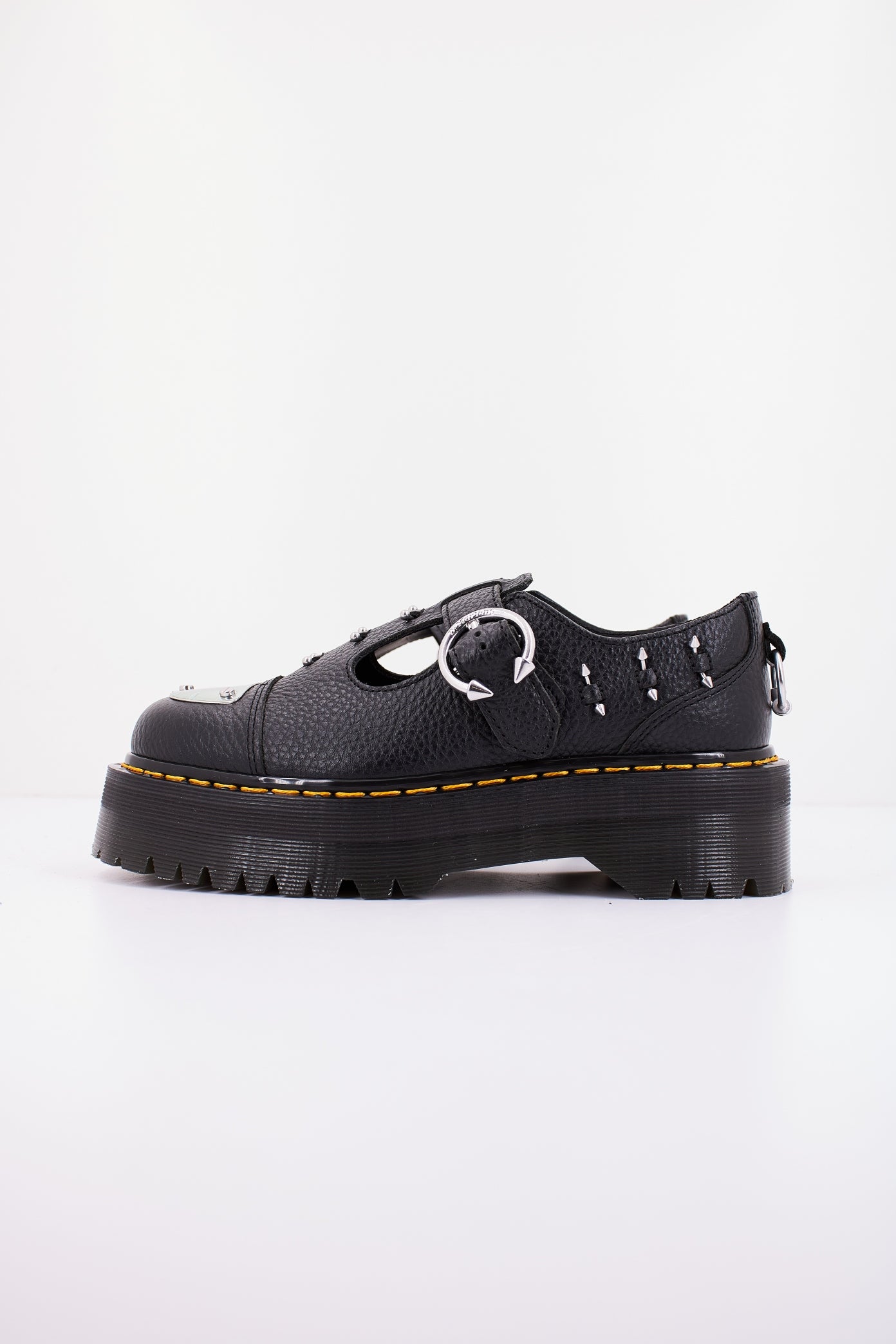 DR. MARTENS BETHAN HDW en color NEGRO  (1)