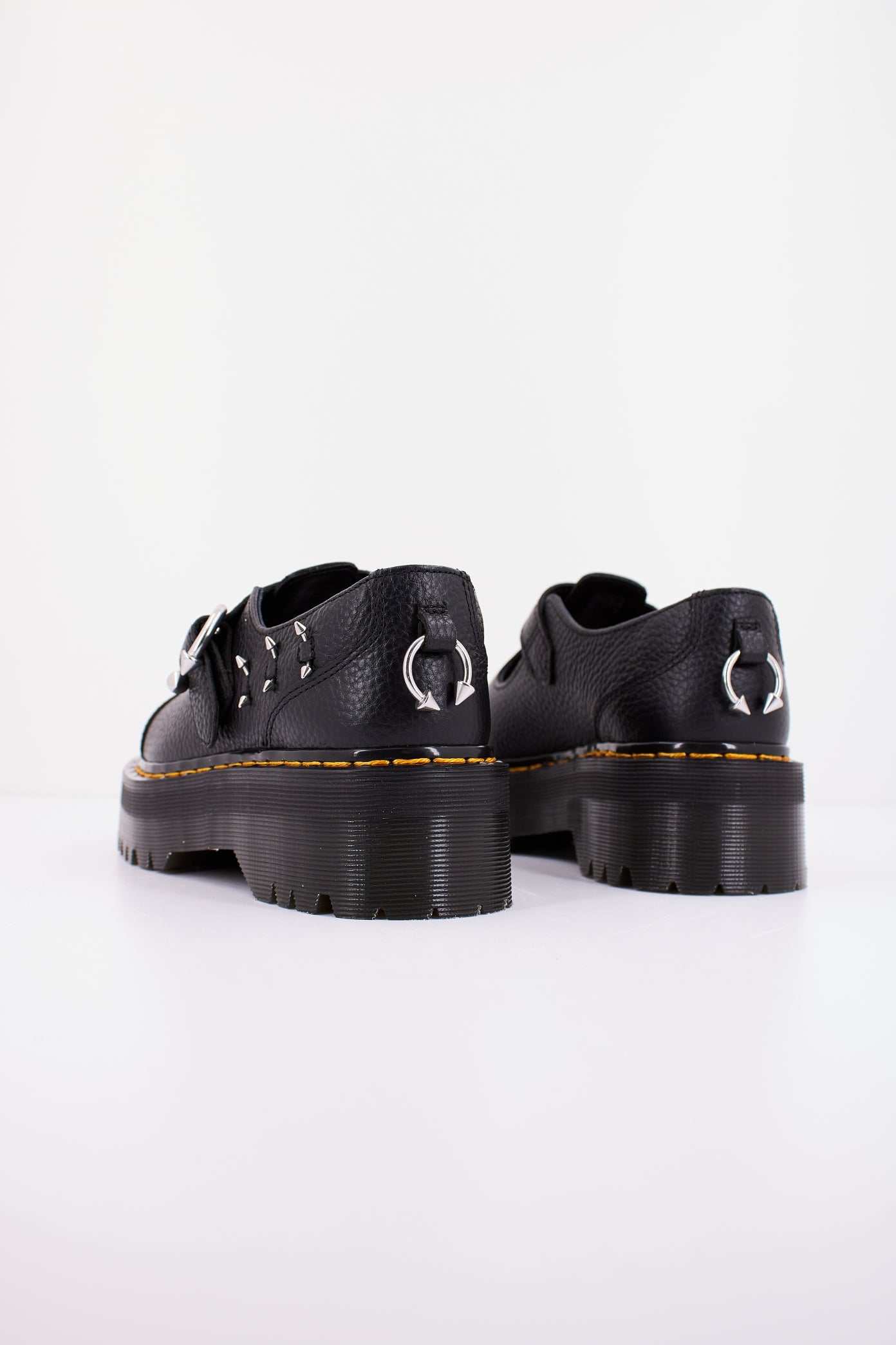 DR. MARTENS BETHAN HDW en color NEGRO  (3)