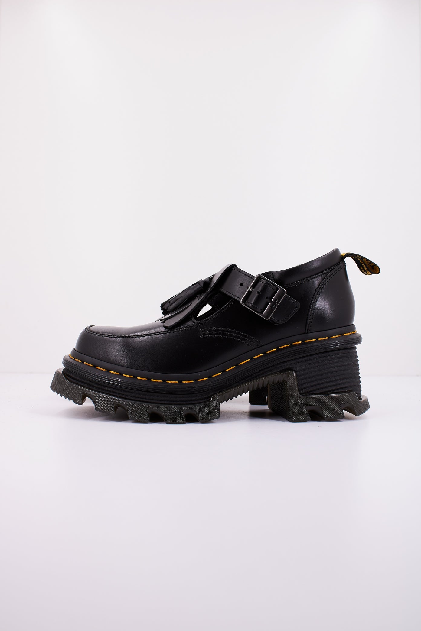 DR. MARTENS CORRAN MARY JANE en color NEGRO  (1)