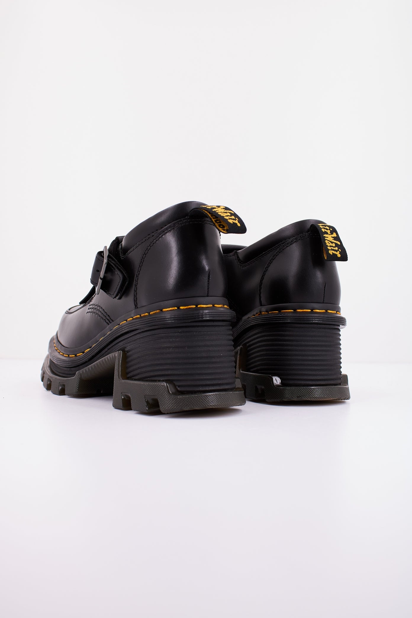 DR. MARTENS CORRAN MARY JANE en color NEGRO  (3)