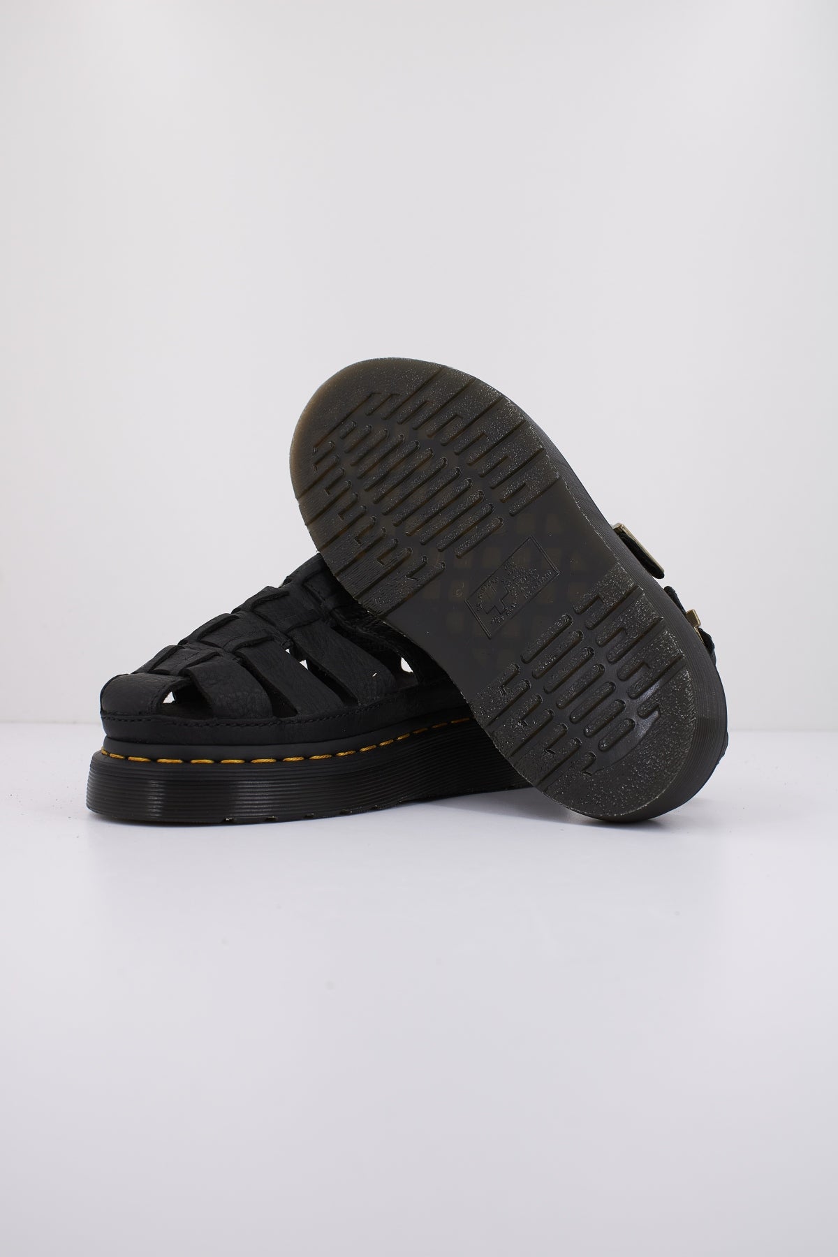 DR. MARTENS DM WRENLIE en color NEGRO  (4)