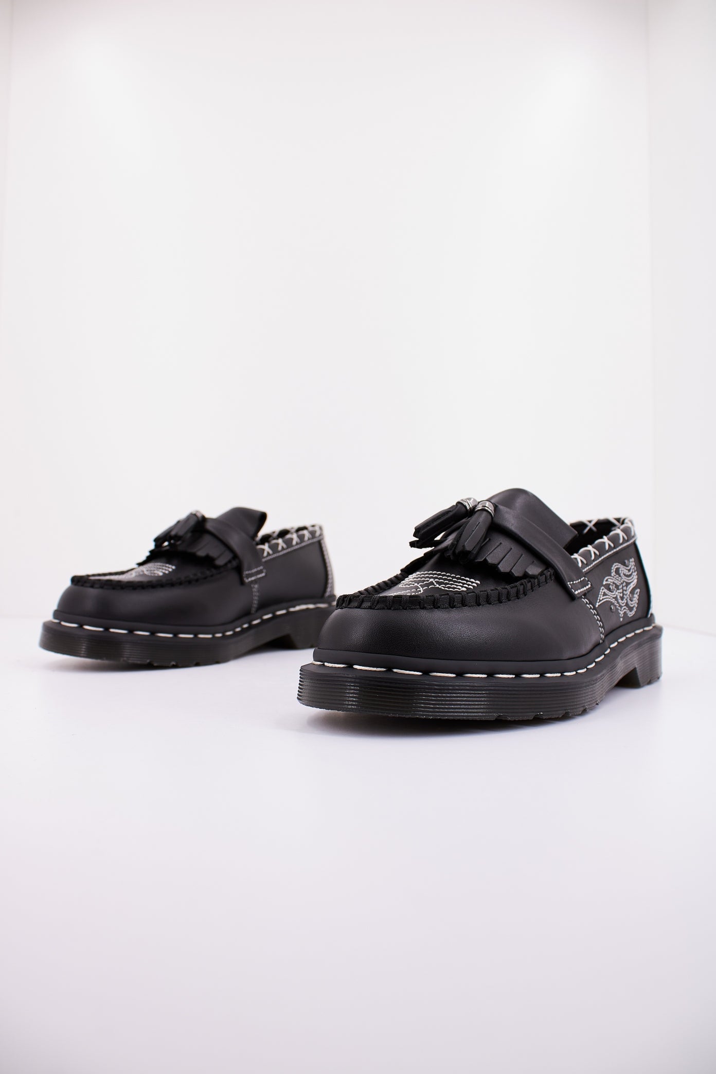 DR. MARTENS ADRIAN GA en color NEGRO  (2)