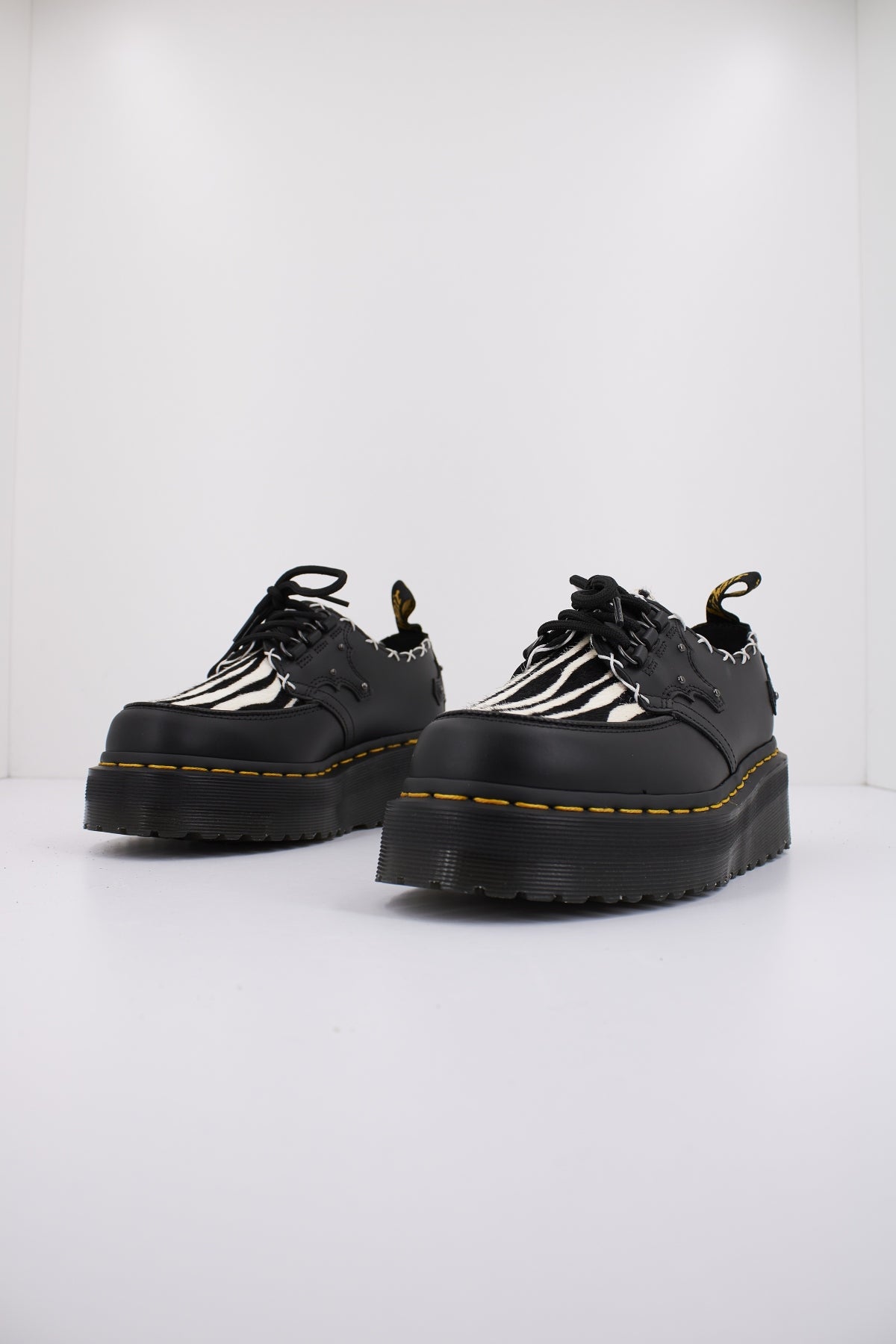 DR. MARTENS RAMSEY QUAD I en color ANIMAL PRINT  (2)