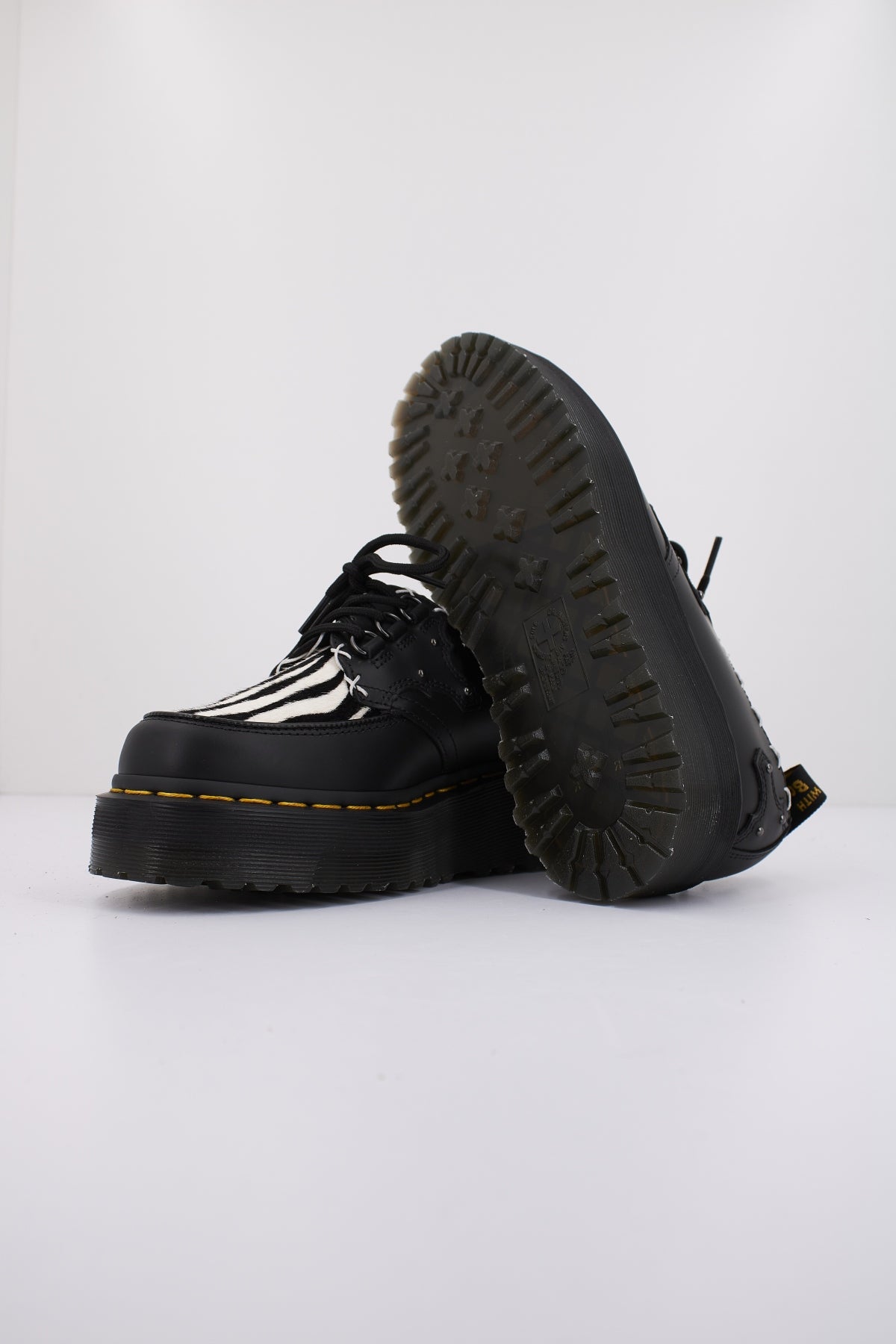 DR. MARTENS RAMSEY QUAD I en color ANIMAL PRINT  (4)