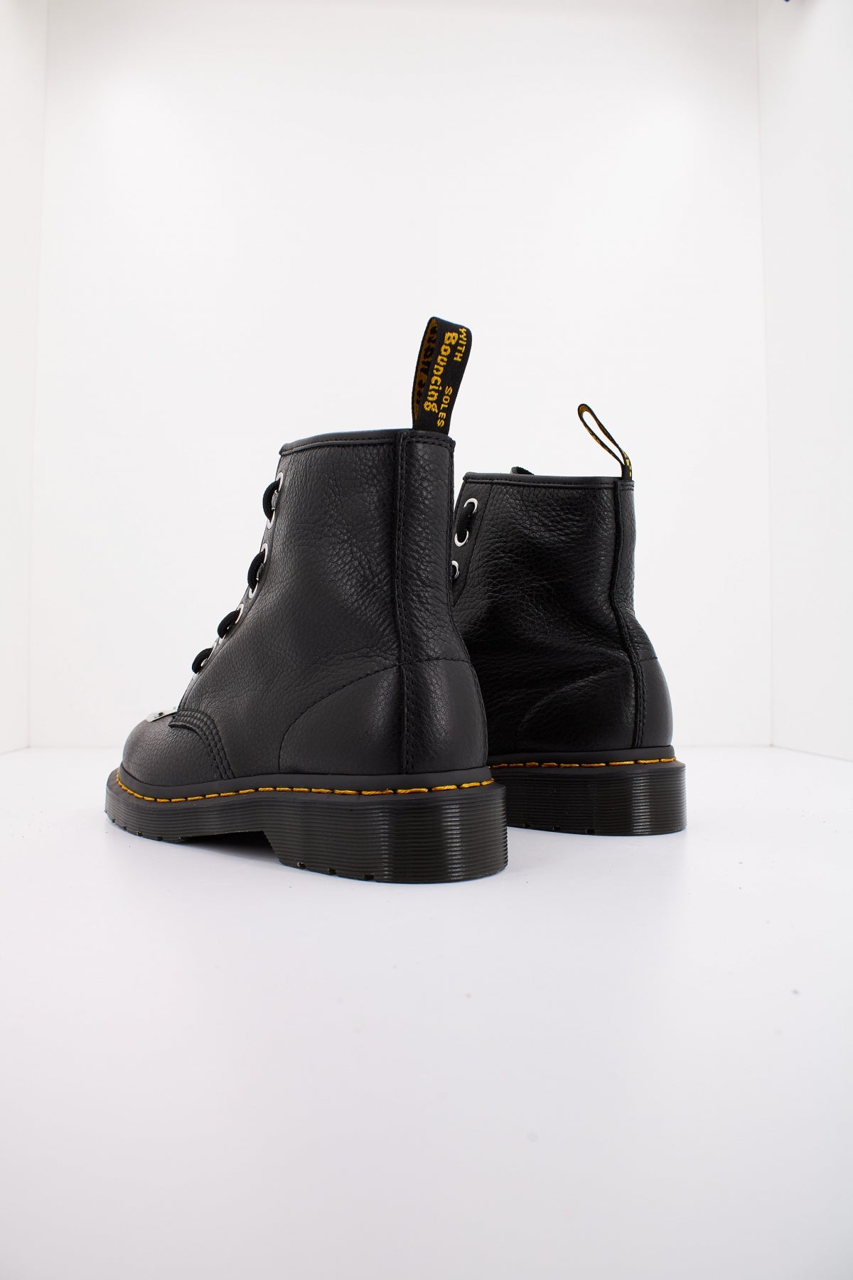 DR. MARTENS DM  MP en color NEGRO  (3)