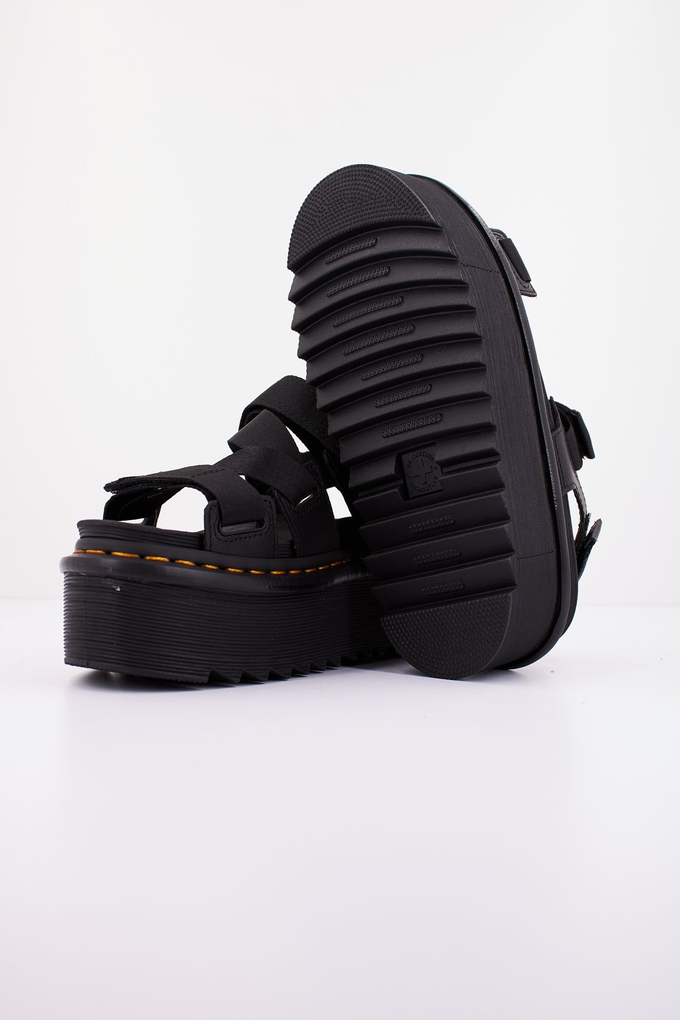 DR. MARTENS KIMBER en color NEGRO  (4)