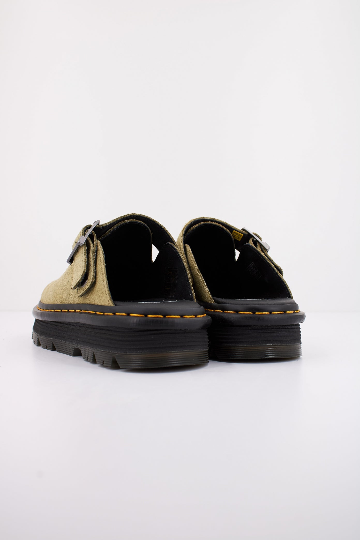 DR. MARTENS ZEBZAG MULE en color VERDE  (3)