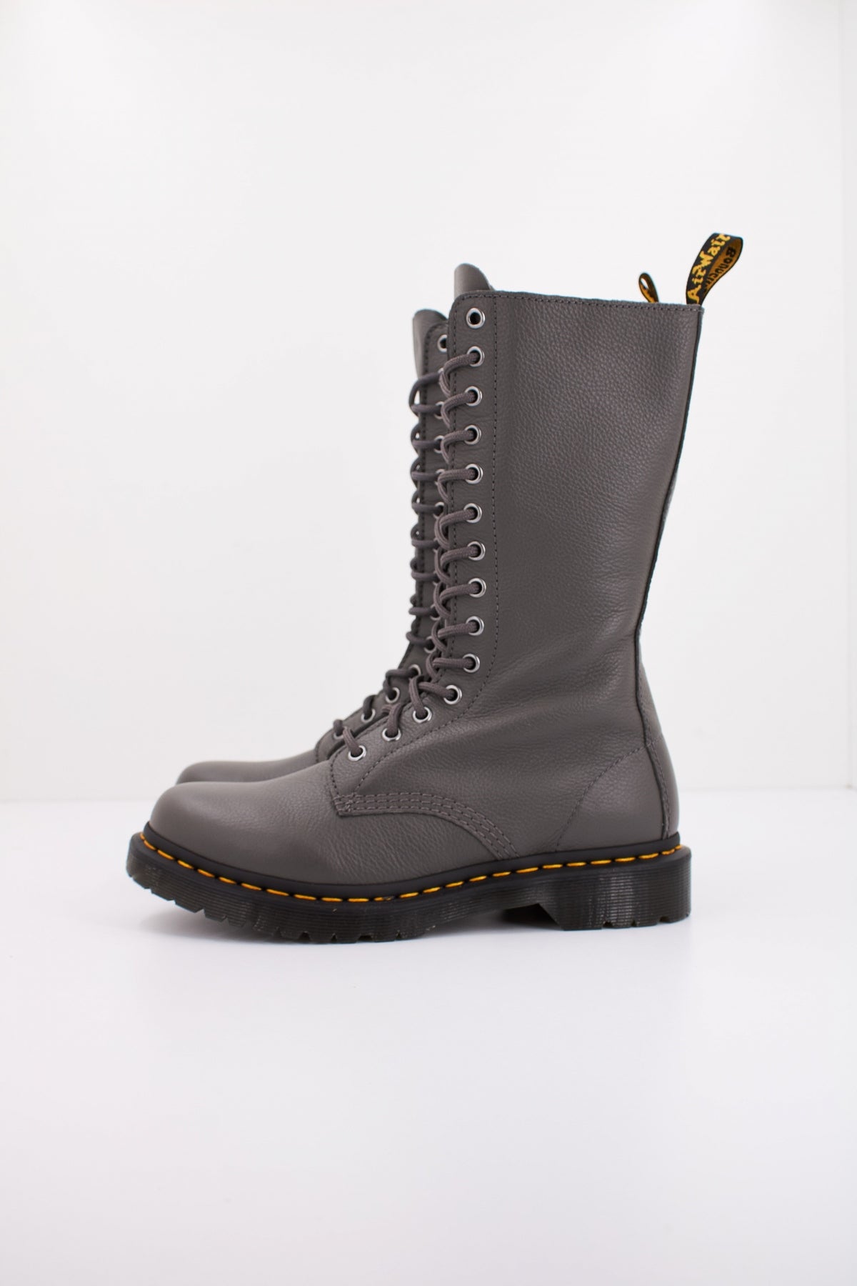 DR. MARTENS B en color GRIS  (1)