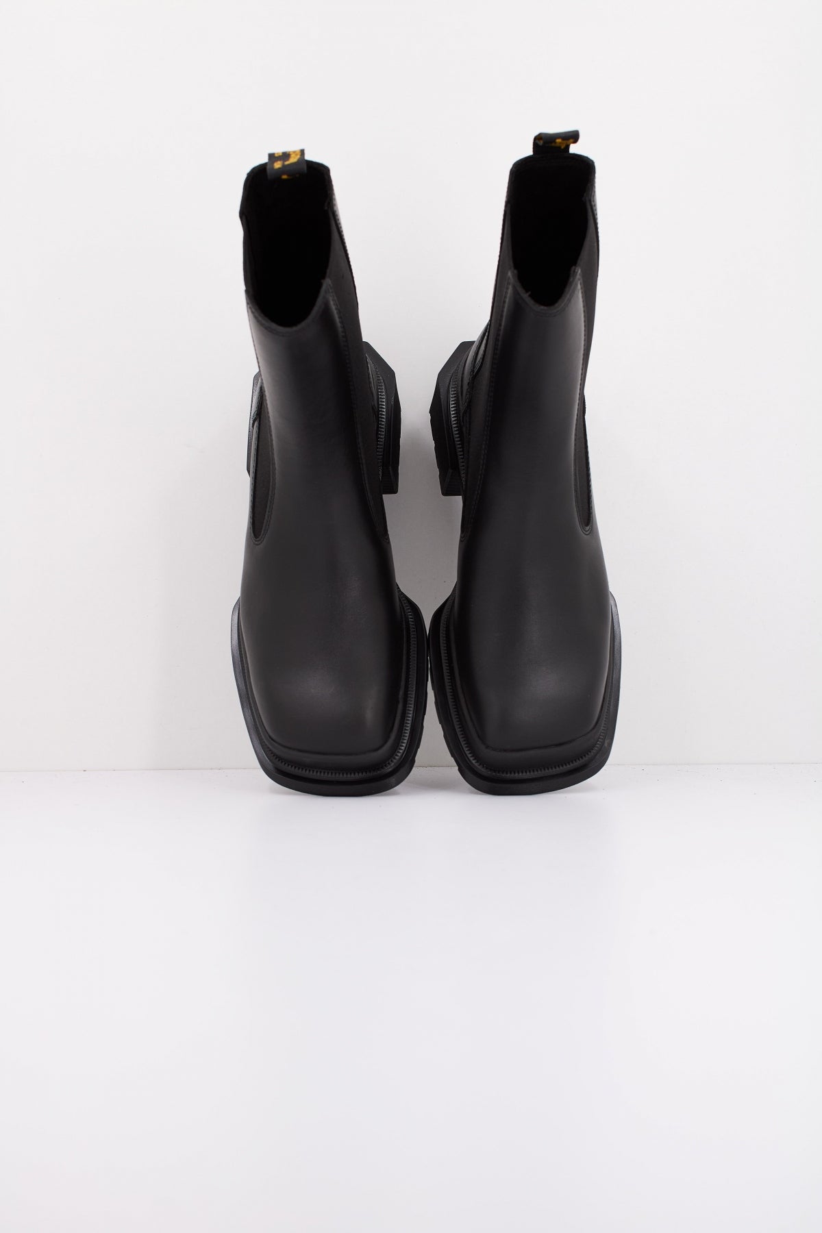 DR. MARTENS MAYBOLE CHELSEA en color NEGRO  (3)