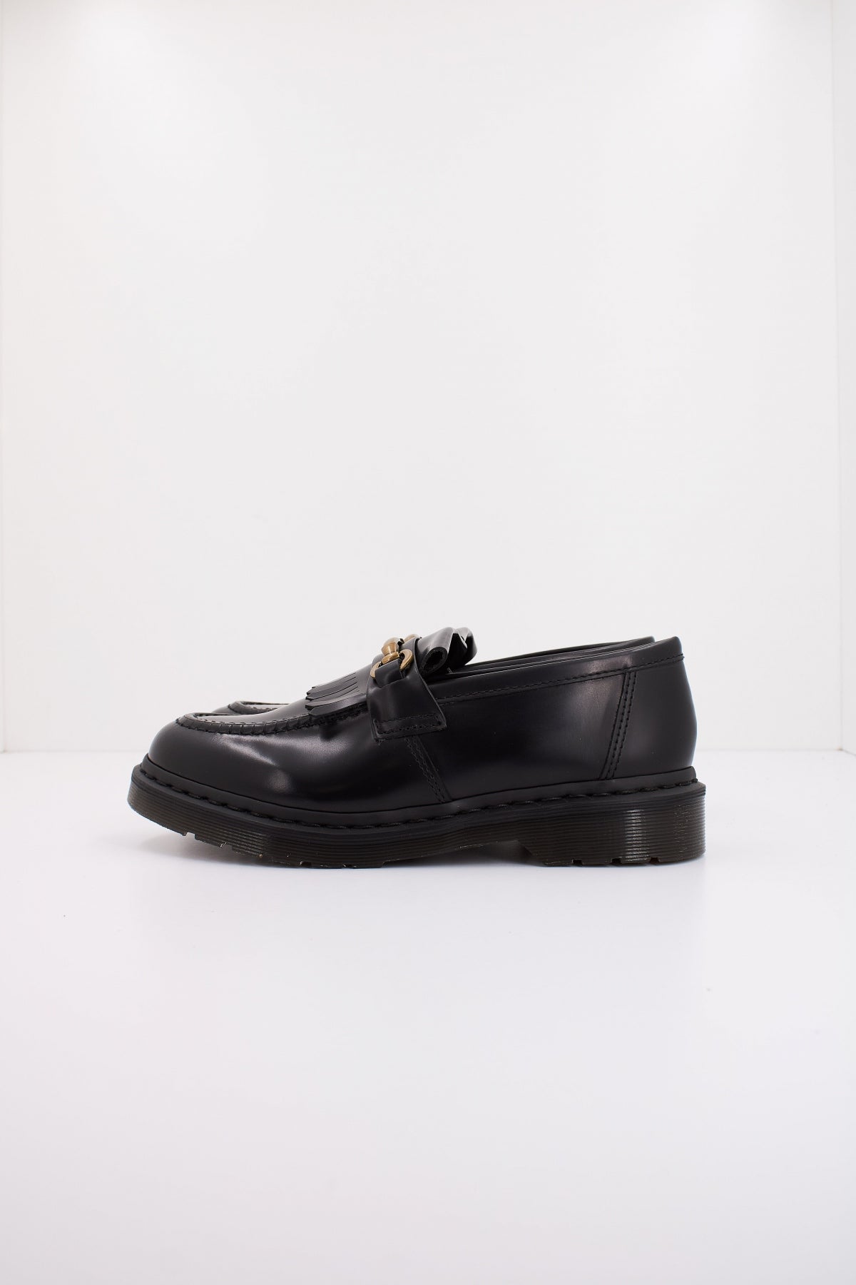 DR. MARTENS ADRIAN SNAFFLE en color NEGRO  (1)