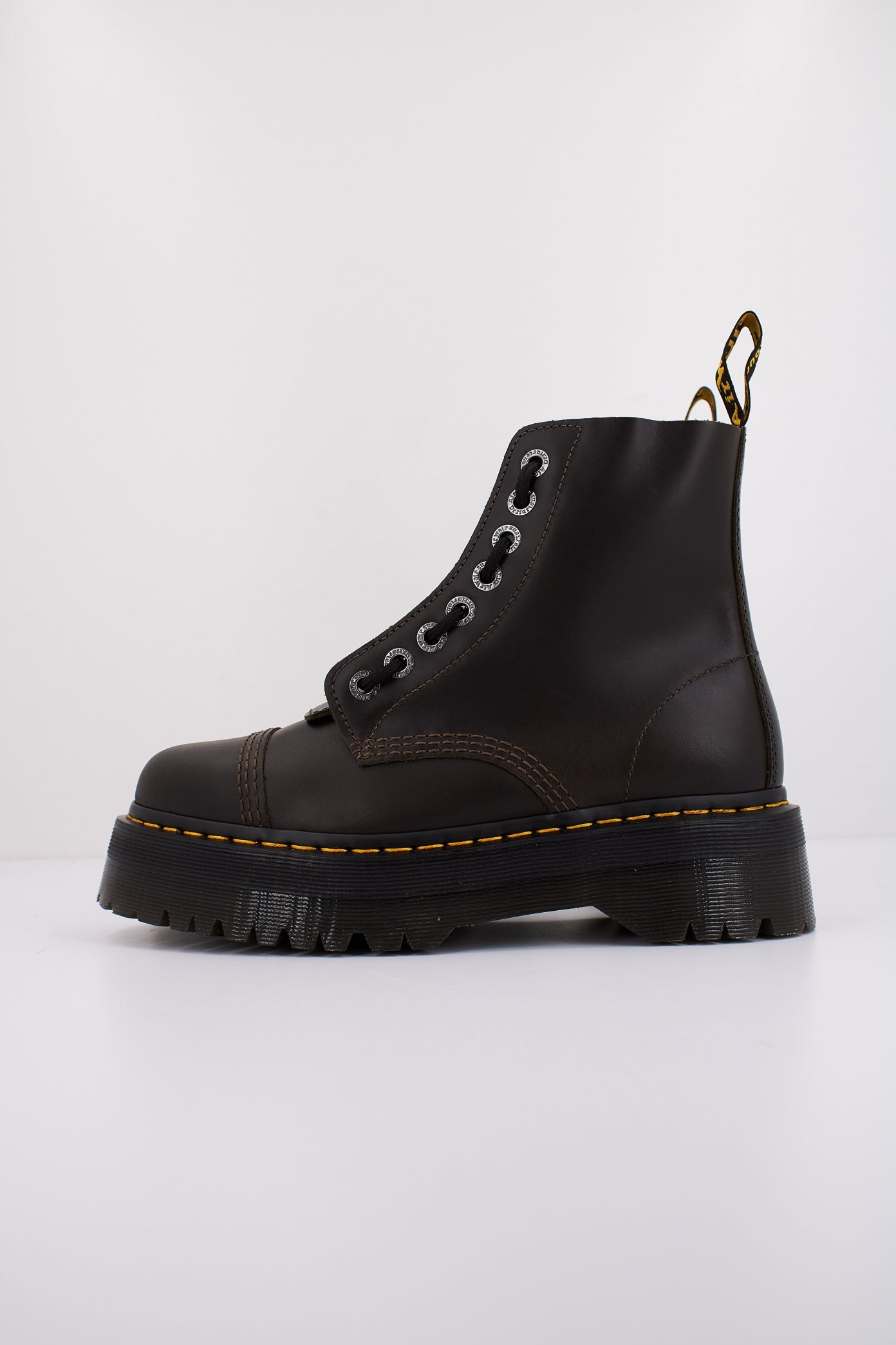 DR. MARTENS SINCLAIR en color MARRON  (1)