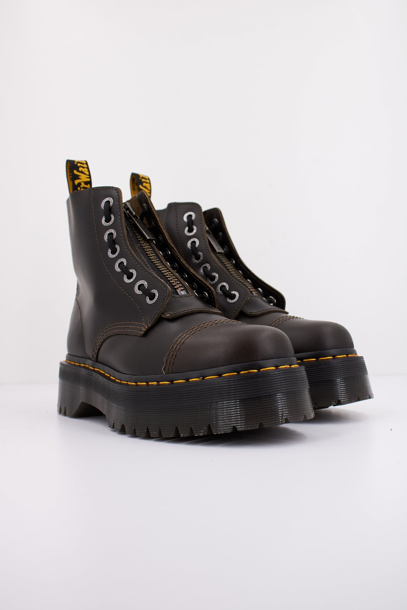 DR. MARTENS SINCLAIR en color MARRON  (2)