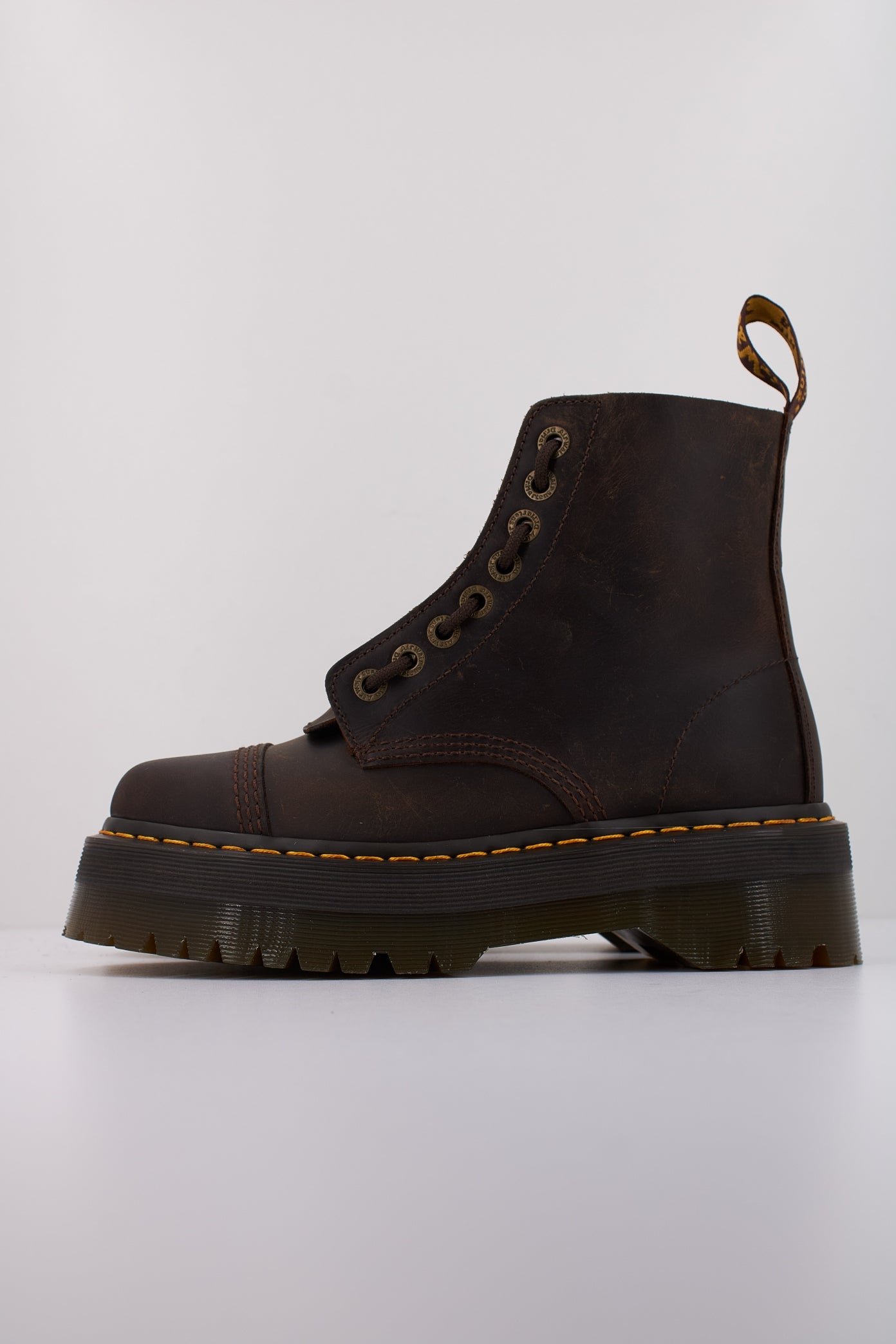 DR. MARTENS SINCLAIR  en color MARRON  (1)