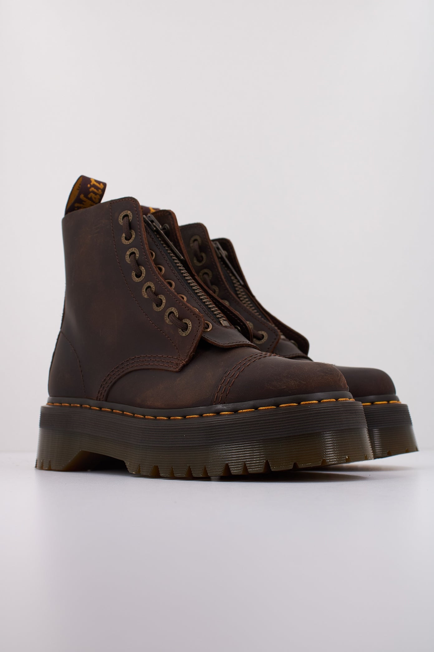 DR. MARTENS SINCLAIR  en color MARRON  (2)