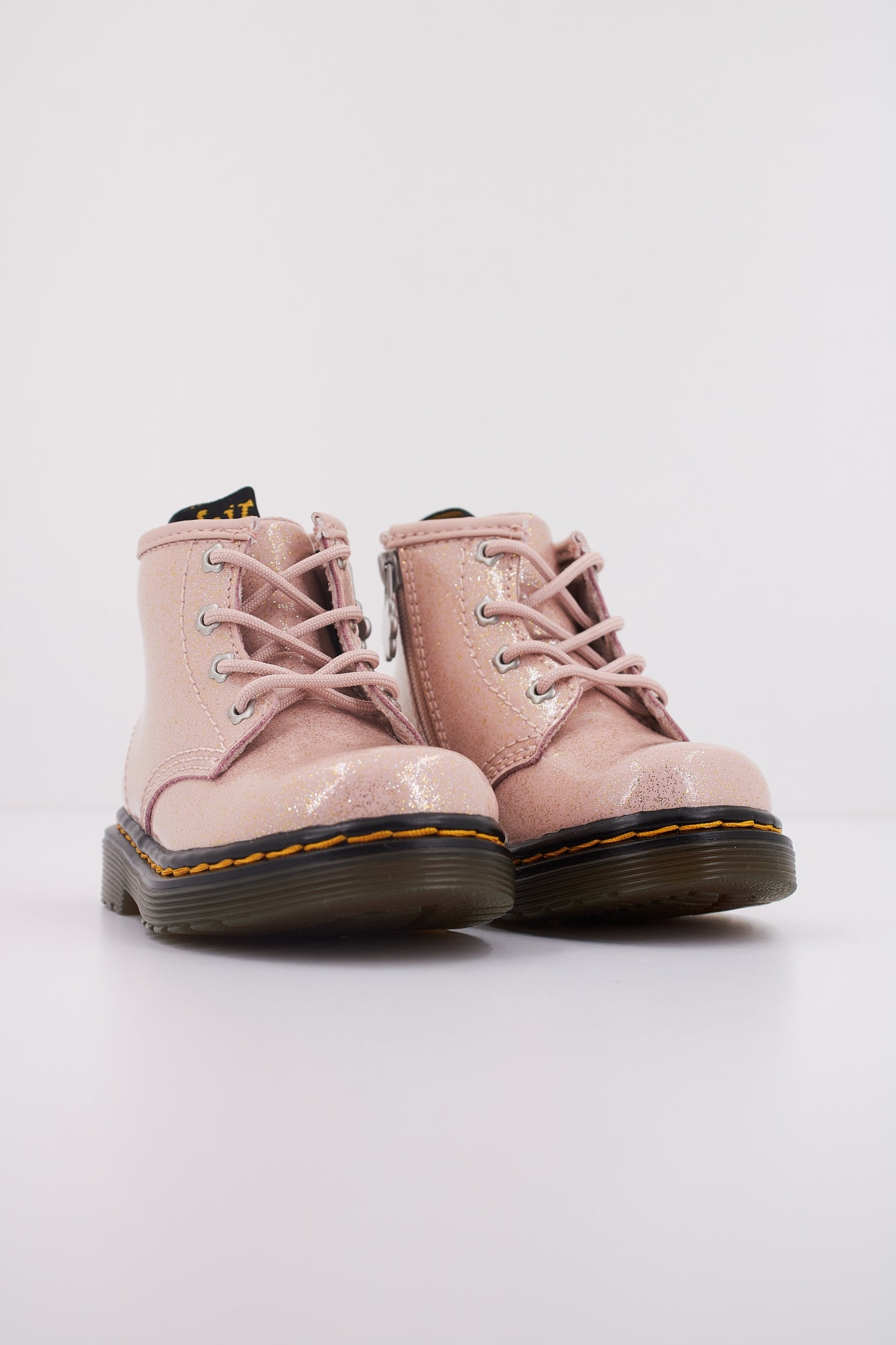 DR. MARTENS  I en color ROSA  (2)