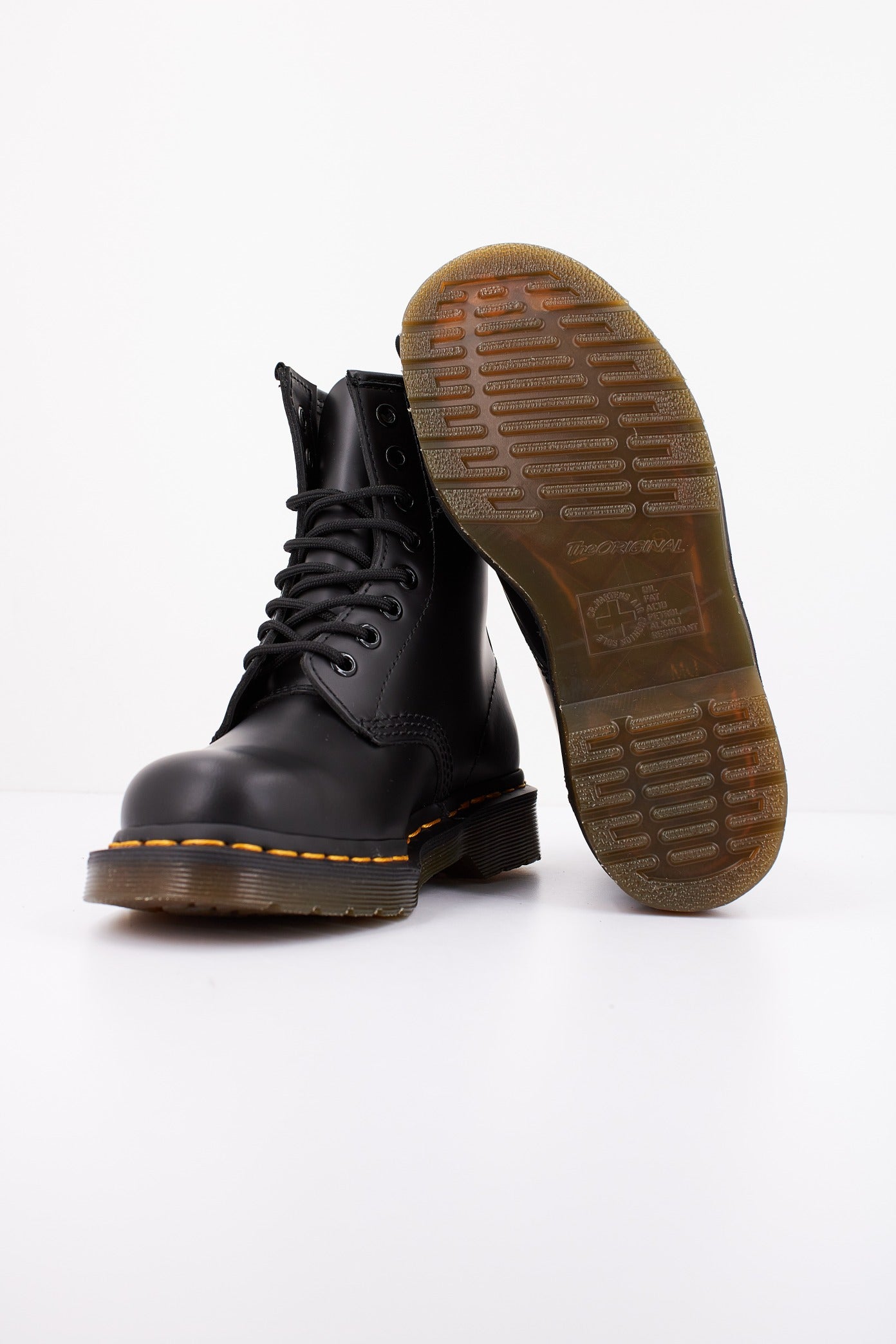 DR. MARTENS  SMOOTH en color NEGRO  (4)