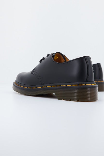 DR. MARTENS ZAPATOS  DE PIEL SMOOTH en color NEGRO  (3)