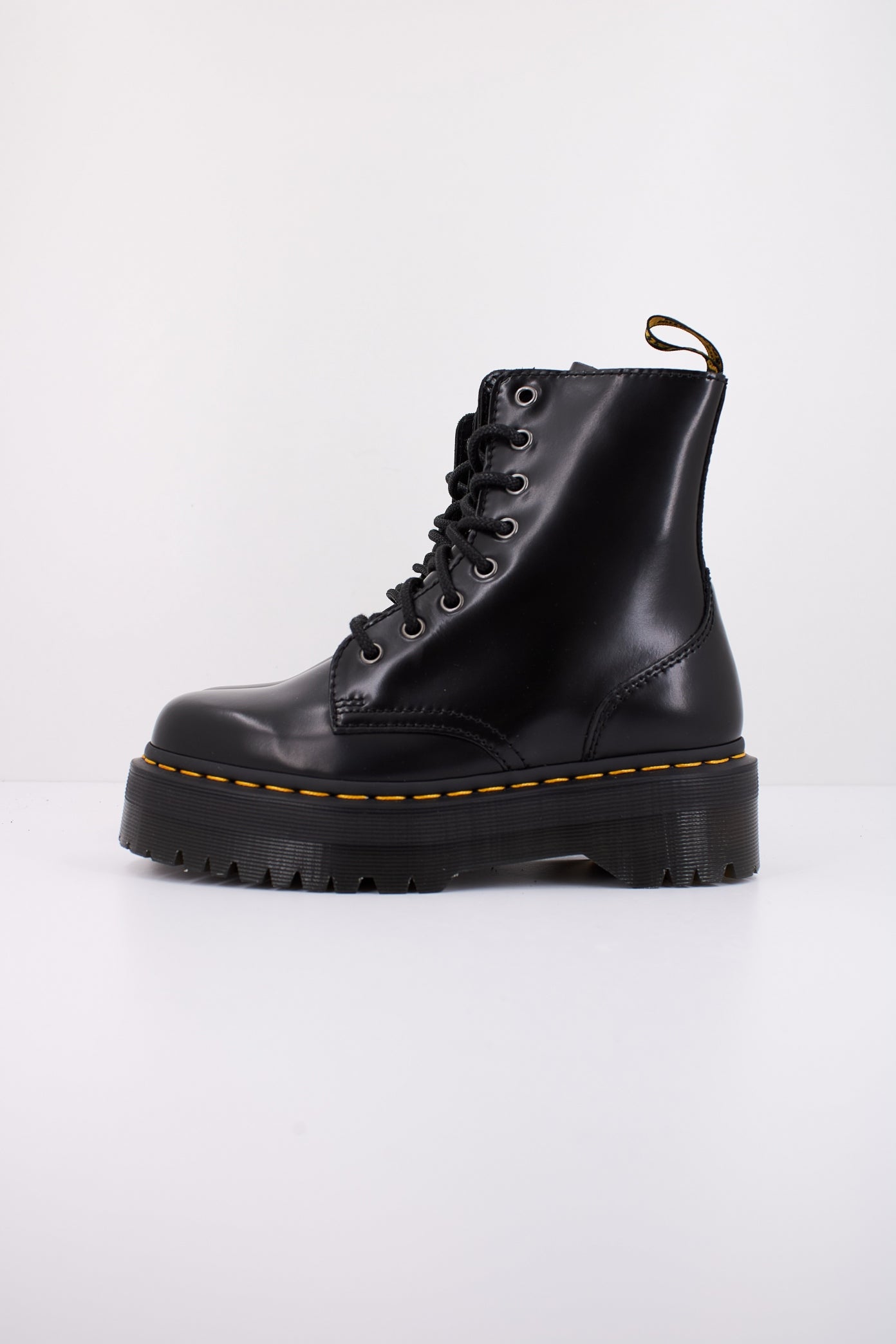 DR. MARTENS JADON  EYELETS en color NEGRO  (1)