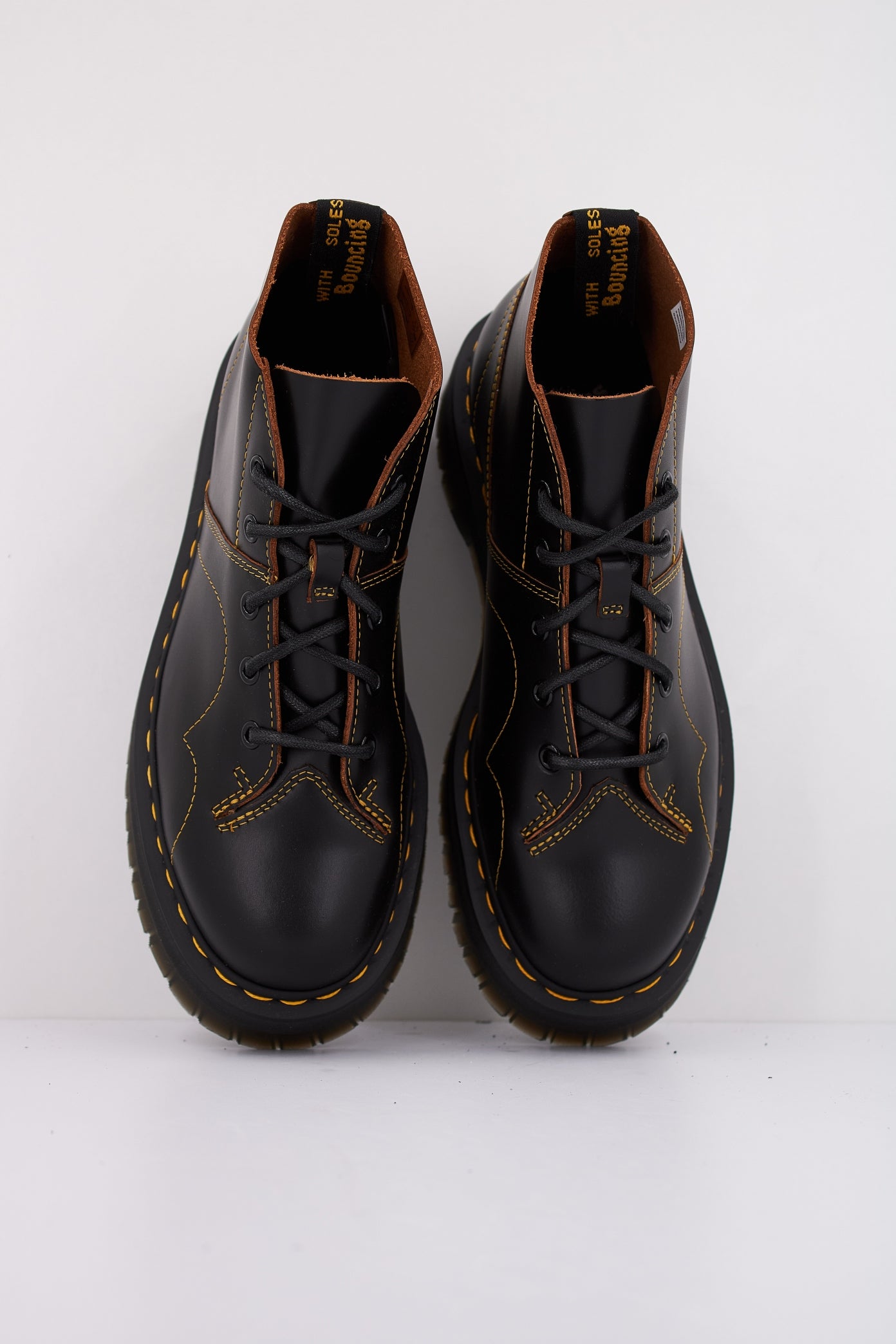 DR. MARTENS CHURCH QUAD -EYE en color NEGRO  (3)