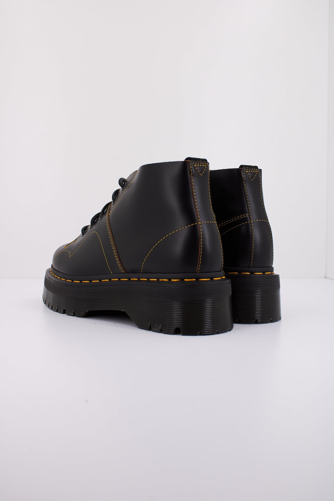 DR. MARTENS CHURCH QUAD -EYE en color NEGRO  (4)