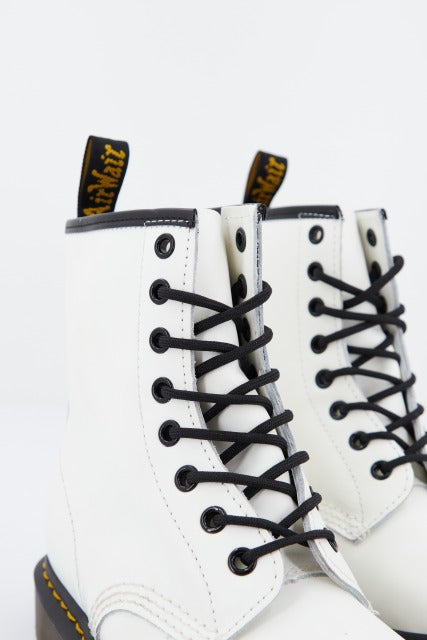 DR. MARTENS -EYE SMOOTH en color BLANCO  (4)