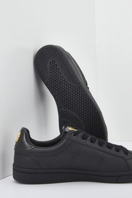 FRED PERRY  B LEATHER en color NEGRO  (3)