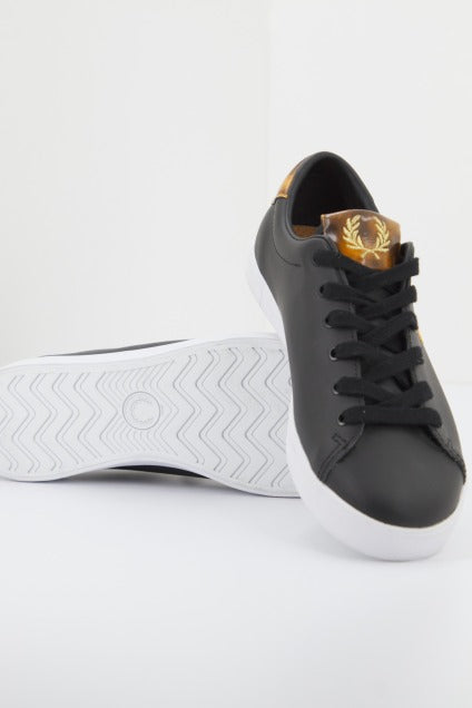 FRED PERRY LOTTIE LEATHER en color NEGRO  (3)