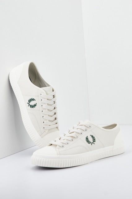 FRED PERRY  HUGHES LOW LEATHER en color BLANCO  (1)