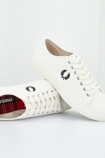 FRED PERRY HUGHES LOW en color BLANCO  (2)