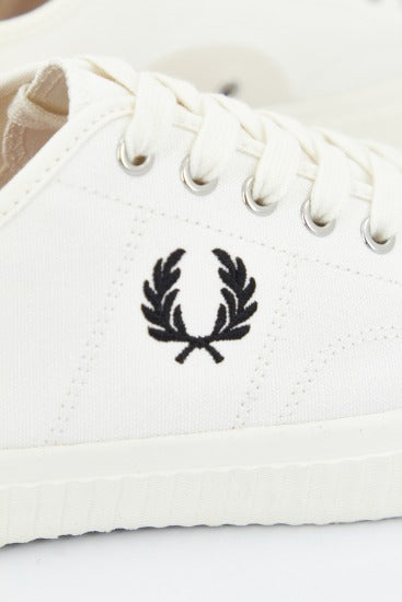 FRED PERRY HUGHES LOW en color BLANCO  (3)