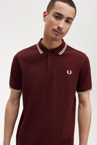 FRED PERRY TWIN TIPPED en color BURDEOS  (1)